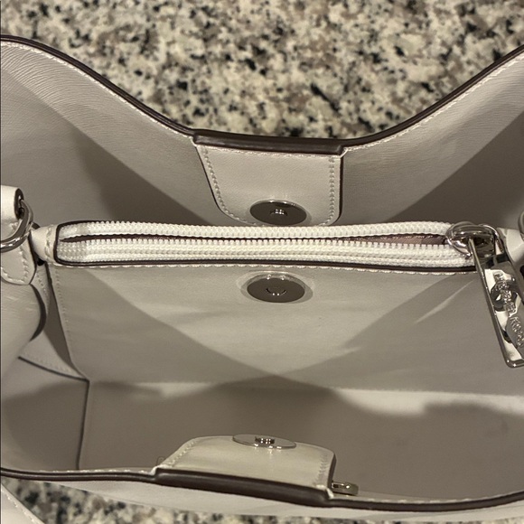 Michael Kors Cream Shoulder Bag - Picture 4 of 5